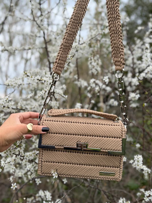 Golden sand (warm beige)