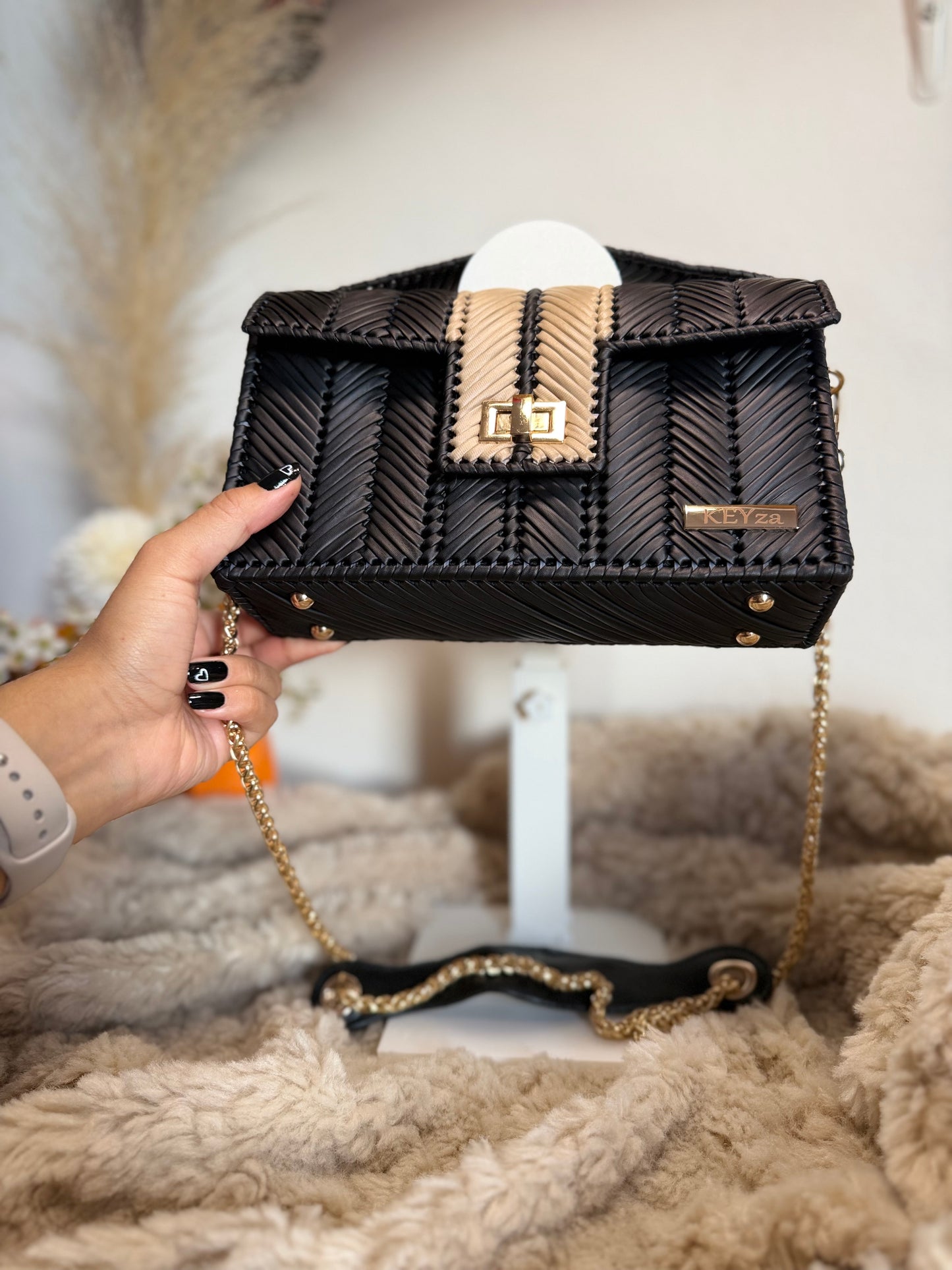 Nera bag (Black with beige)